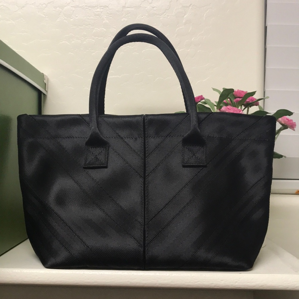 Harveys seatbeltbag Mini Sydney Tote in Black.